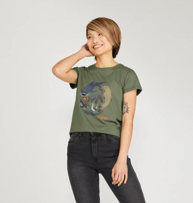 Galapagos Wildlife Women's Crew T-shirt 
