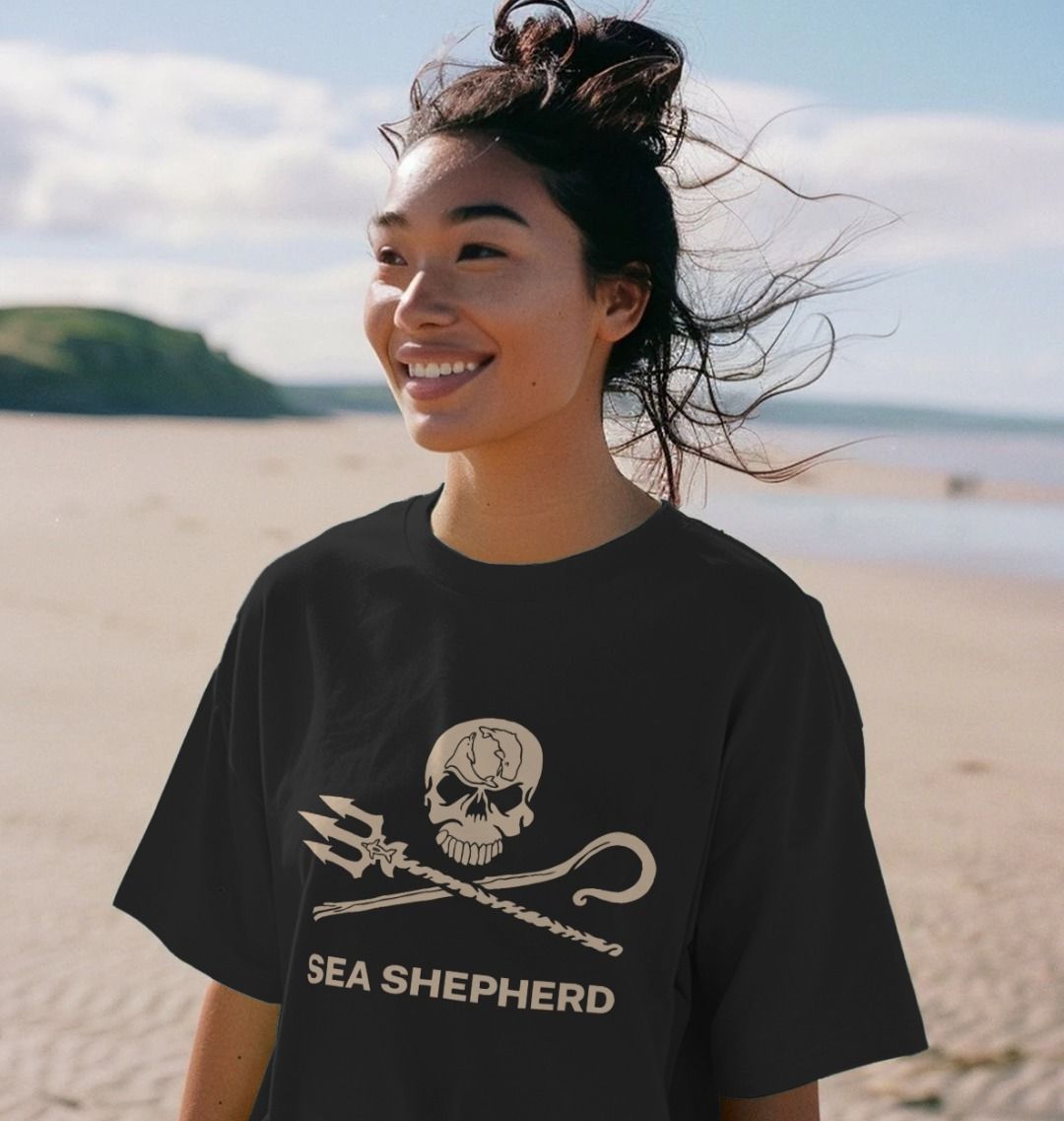 Sea Shepherd Oat Jolly Roger Women s Oversized T shirt