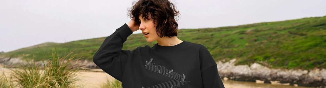 Spread Embroidery T-shirt – LUXURYEA