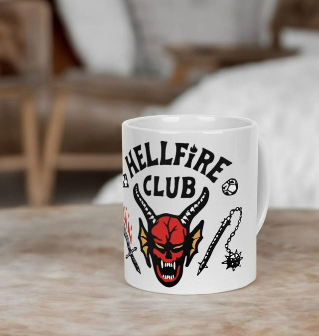 Stranger Things T-Shirt Hellfire Club Heroes Inc - Vendiloshop