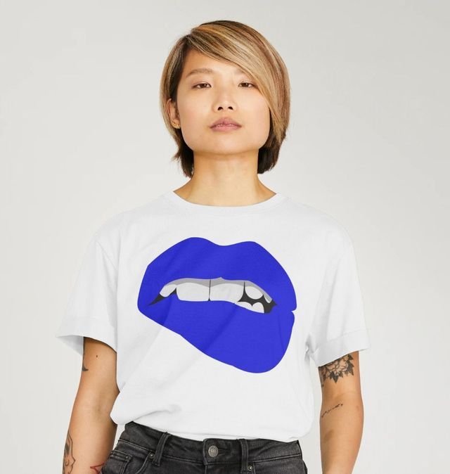 white t shirt with lips