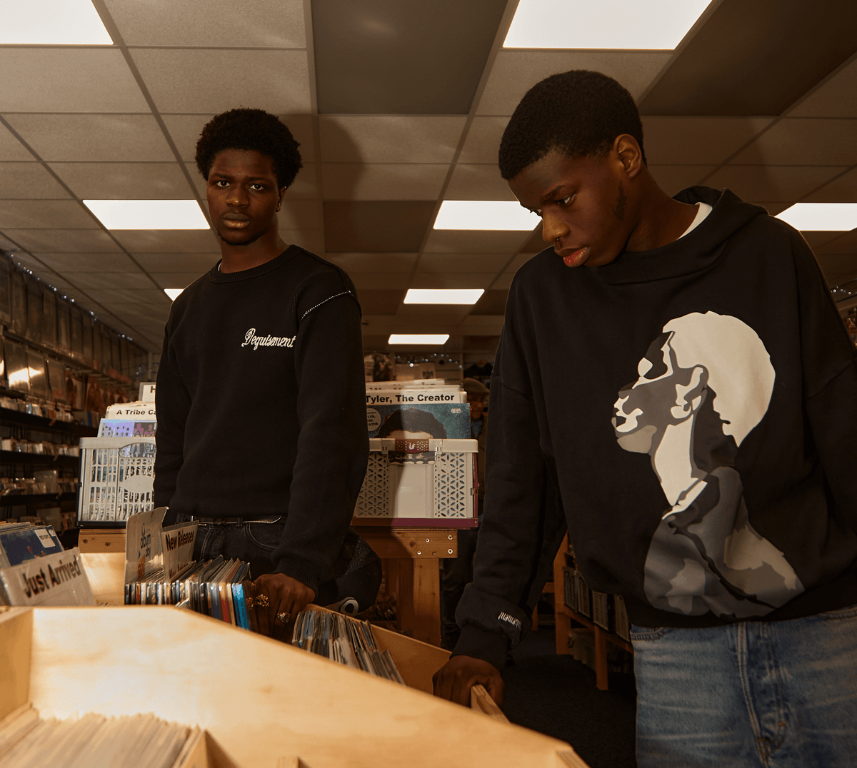 DEGUISEMENT Official Site