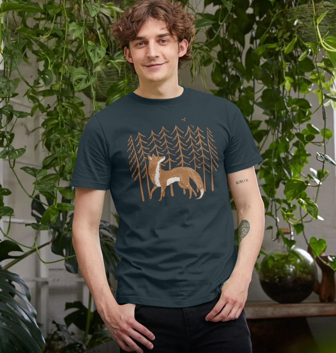 t shirt with a fox on it