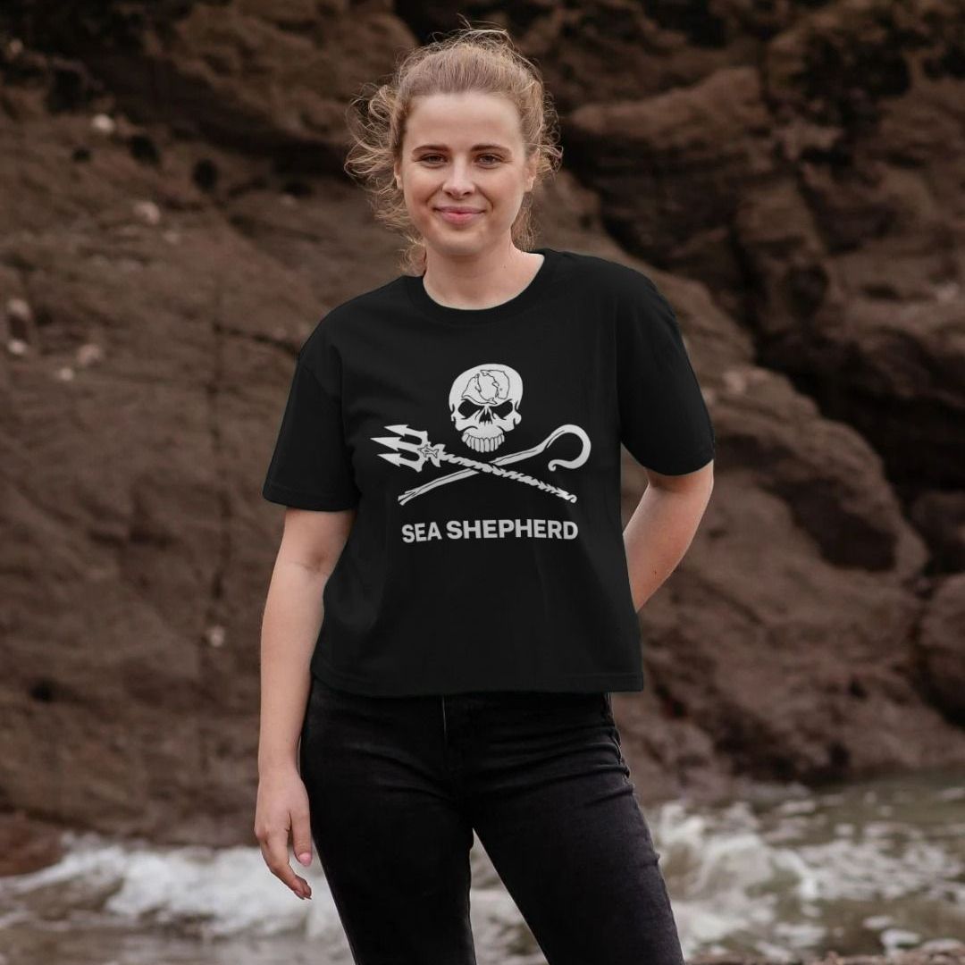 Jolly Roger Boxy Fit T-shirt | Official Sea Shepherd Merch